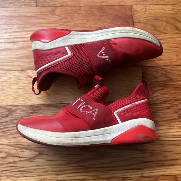 3/$5๐ท Red Nautica Slip on Light Up Sneakers - Picture 3 of 6